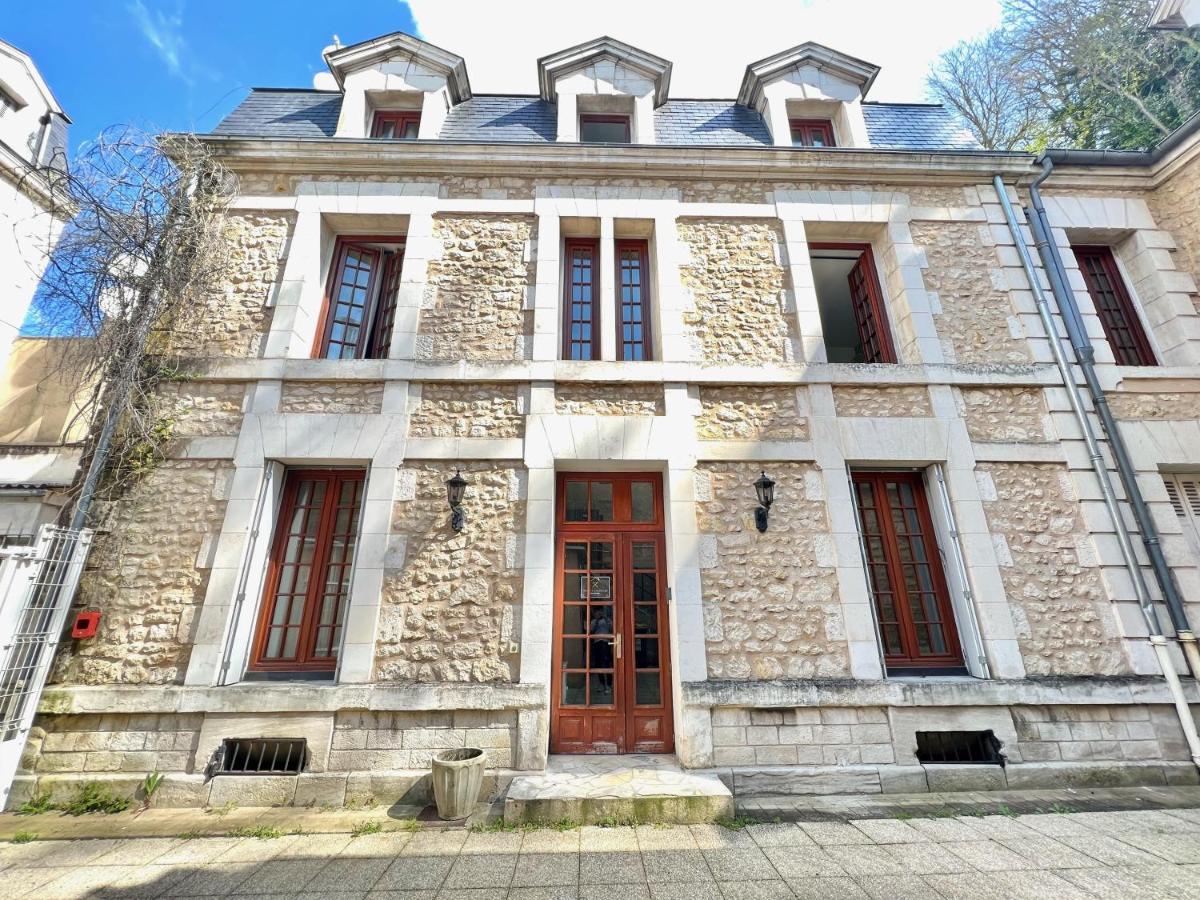 Le Mélusine , à 50m de la gare de Poitiers Apartamento Exterior foto